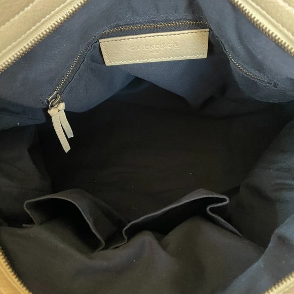 Authentic Balenciaga Classic Velo Bag - Picture 6 of 12